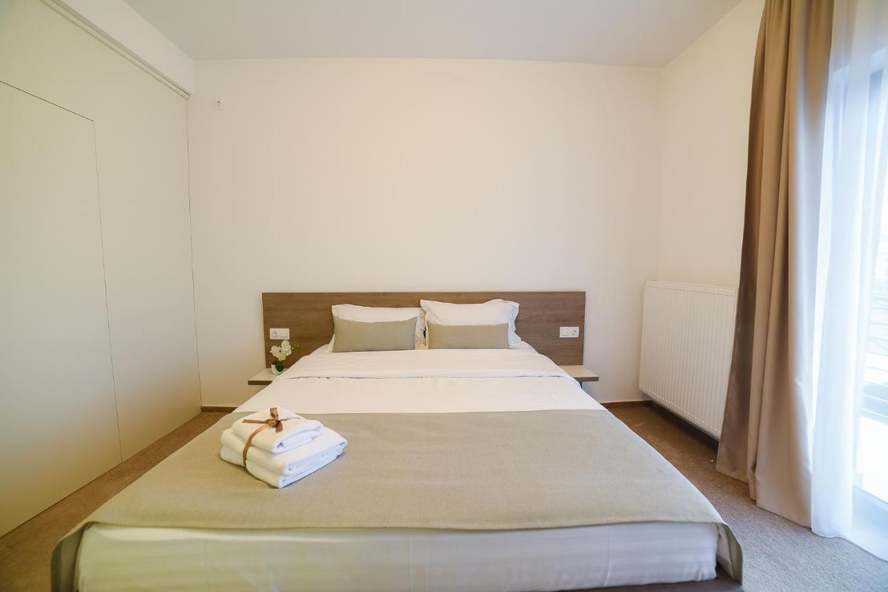Apartment 22 *